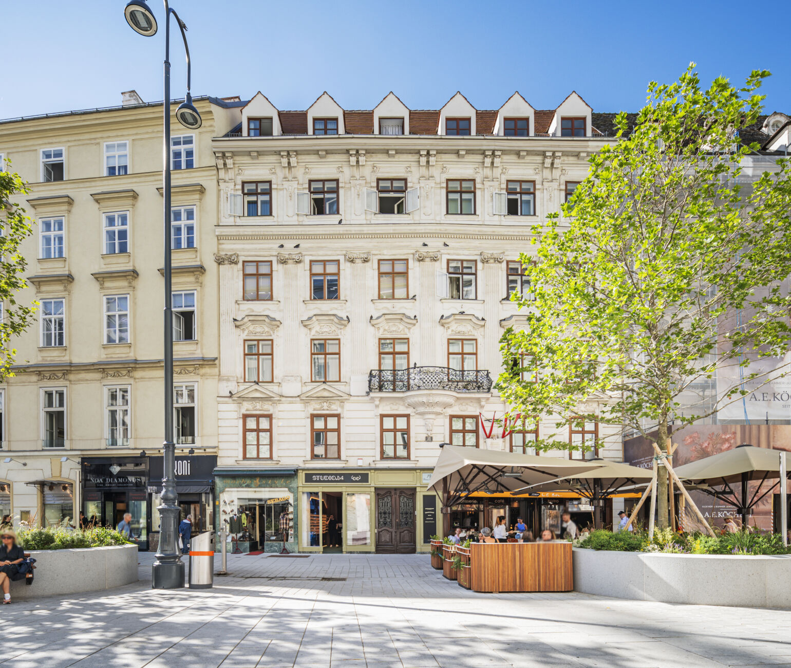 Das geschichtsträchtige Rauchmillerpalais am Neuen Markt 14/Seilergasse 19, 1010 Wien, 1665 errichtet und 1735 vermutlich nach Plänen von Fischer von Erlach umgestaltet, ist seit Sommer 2022 im Besitz der 3SI Immogroup.