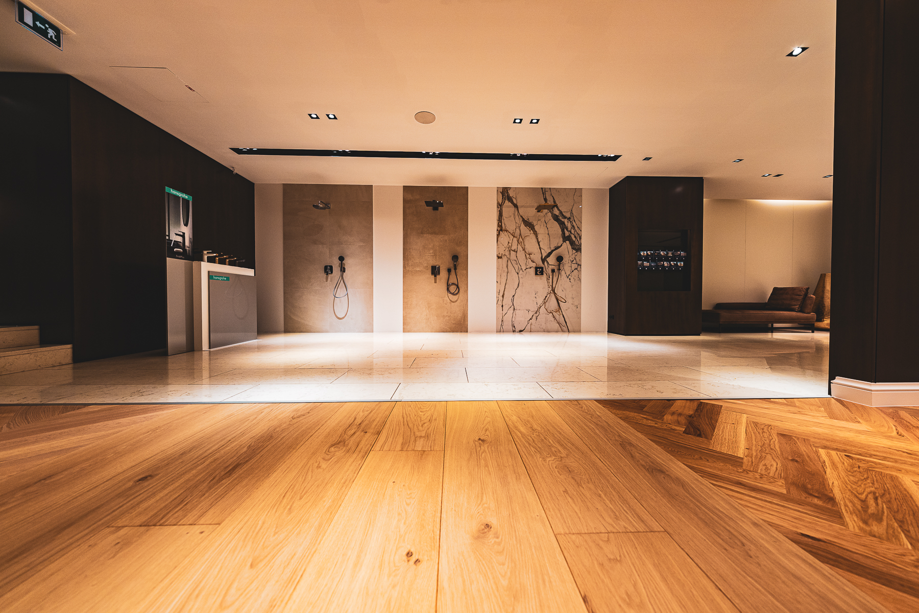 Im Material-Showroom können interessierte KäuferInnen in Immobilien der 3SI Immogroup eingesetztes Material begutachten. 