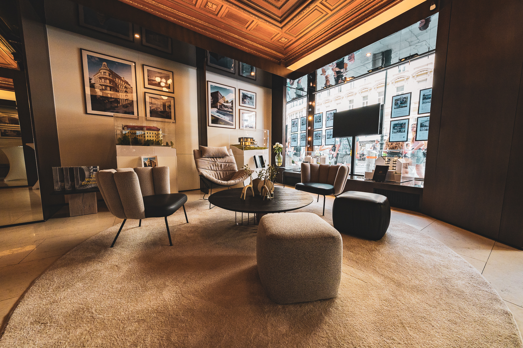Mit dem "3SI Luxury Real Estate-Showroom" wird das Wesentliche rund um den Erwerb einer exklusiven Eigentumswohnung an einem Ort komprimiert. 
