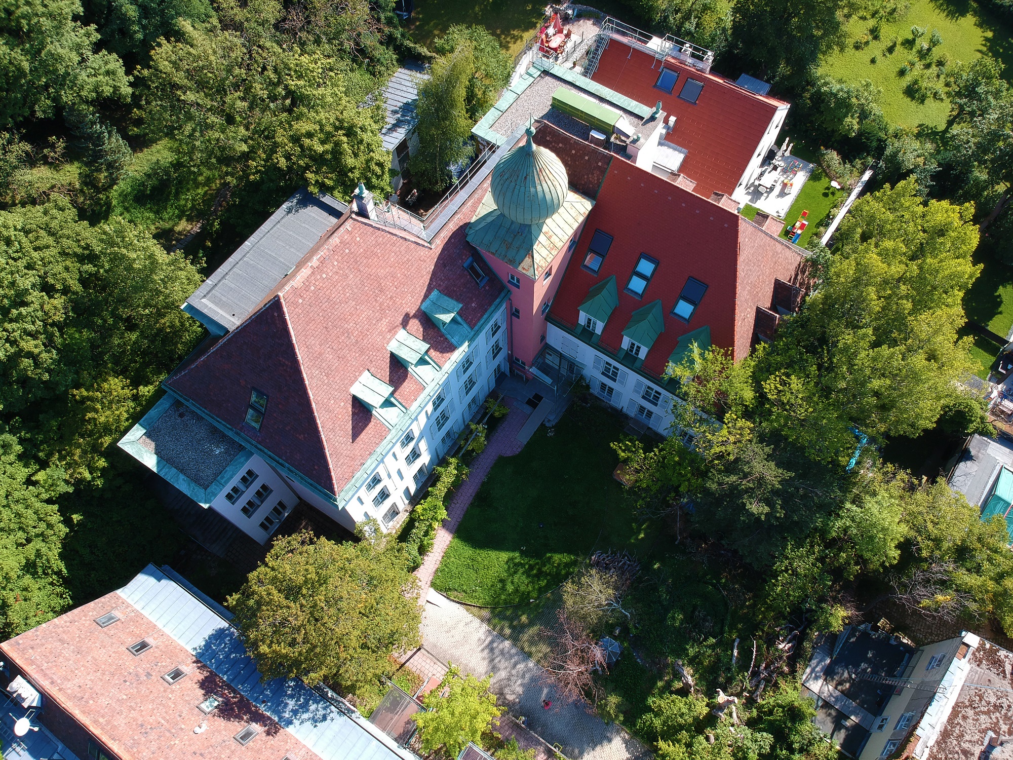 Seit Kurzem im Portfolio der 3SI Immogroup: Das weitläufige Anwesen in der Cobenzlgasse 32, 1190 Wien.
