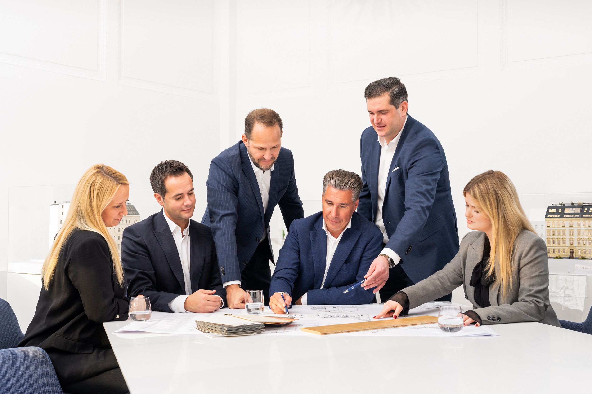 Geschäftsführer Michael Schmidt mit seinem versierten 3SI-Team.