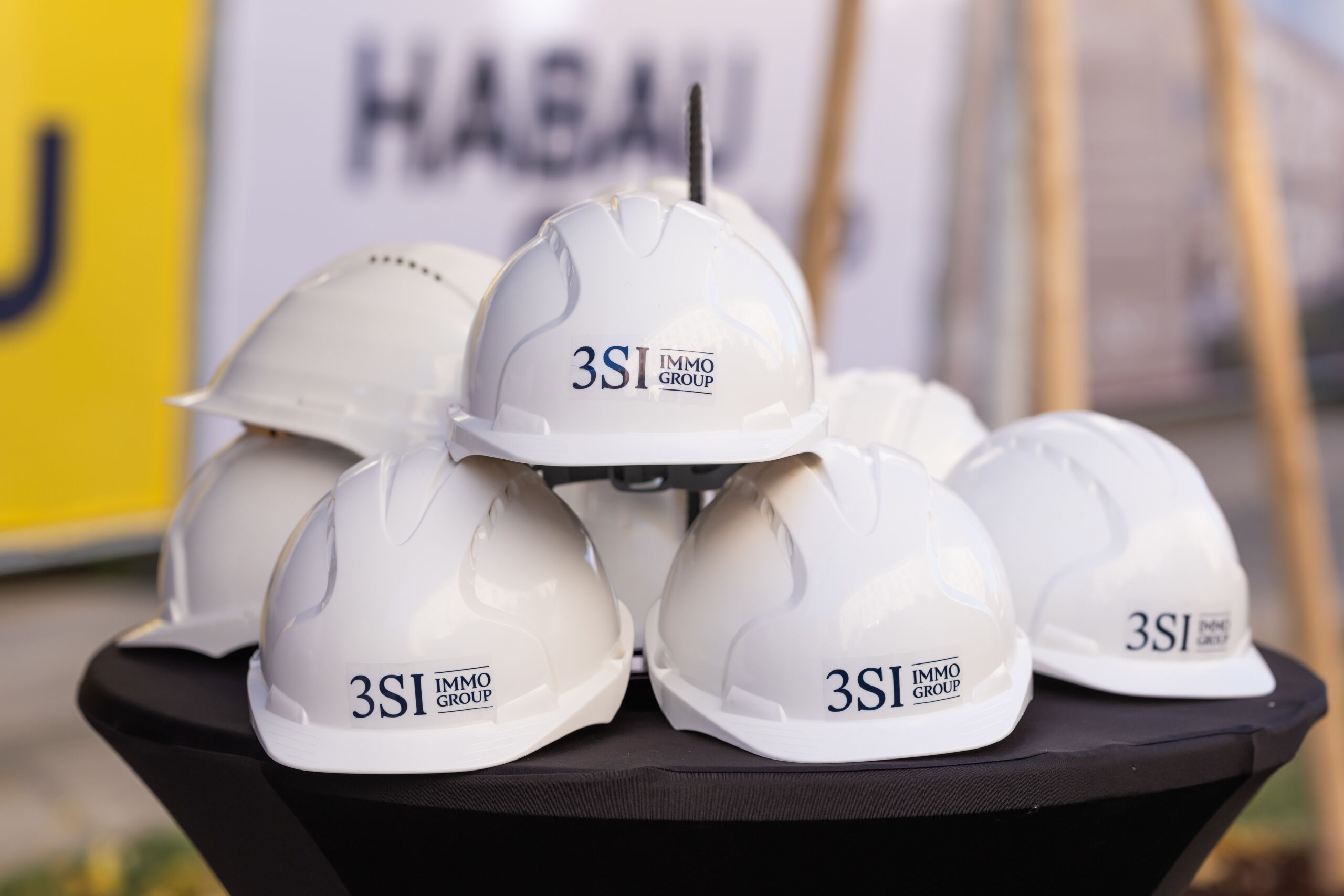 Symbolträchtiger Auftakt: Die 3SI Immogroup feiert gemeinsam mit ihren Partnern den Doppelspatenstich für zwei neue Projekte in Wien.