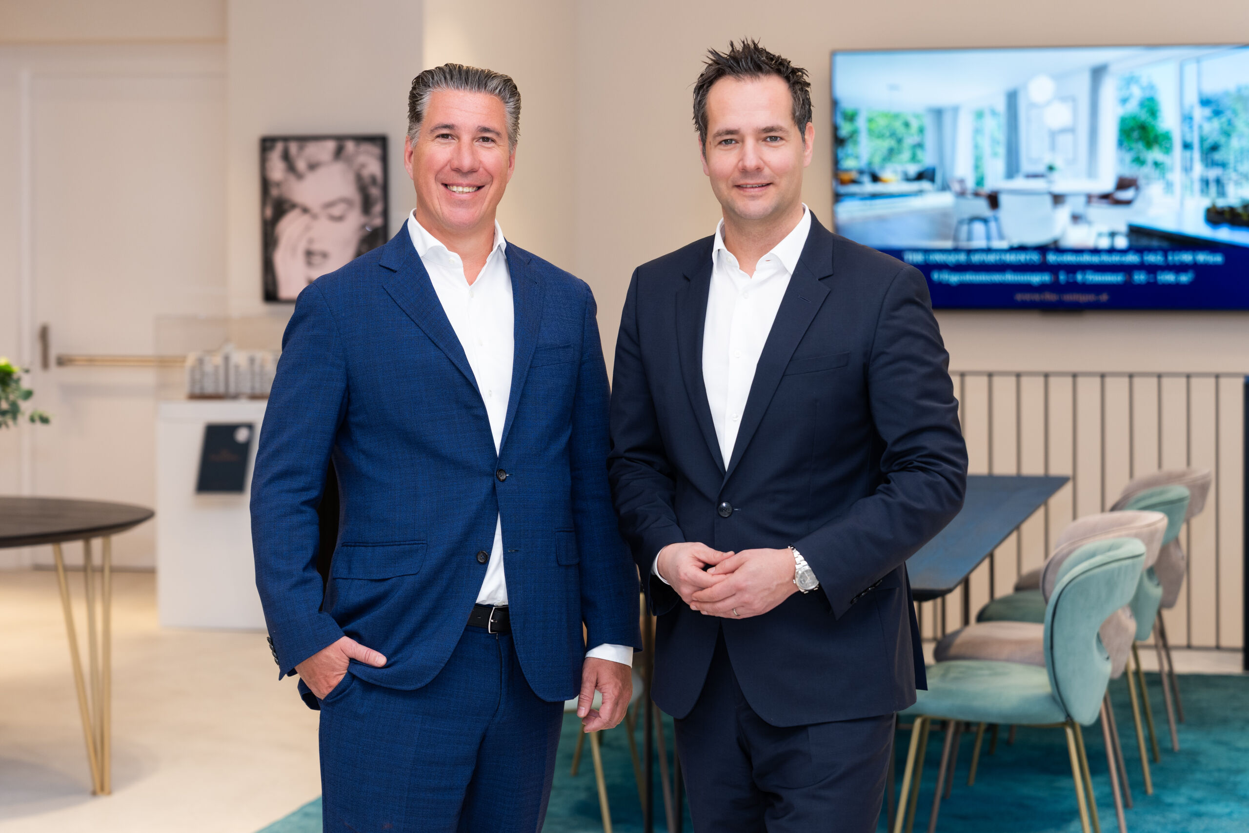 V.l.n.r.: Geschäftsführer Michael Schmidt mit Gerhard Klein, Geschäftsführer 3SI Makler