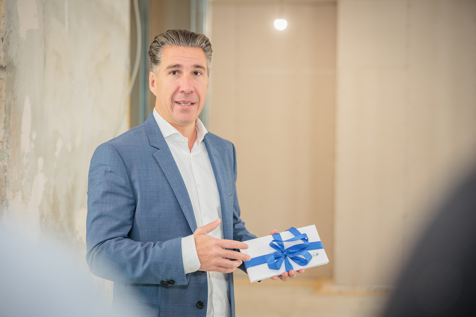 „In jedem einzelnen Projekt stecken unzählige Stunden an Bautätigkeit, Engagement und Sorgfalt durch jeden einzelnen Bauarbeiter. Das entsprechend zu honorieren und meine Wertschätzung für diese Leistung zu zeigen, ist mir ein wirkliches Anliegen“, sagt Michael Schmidt, Geschäftsführer der 3SI Immogroup.