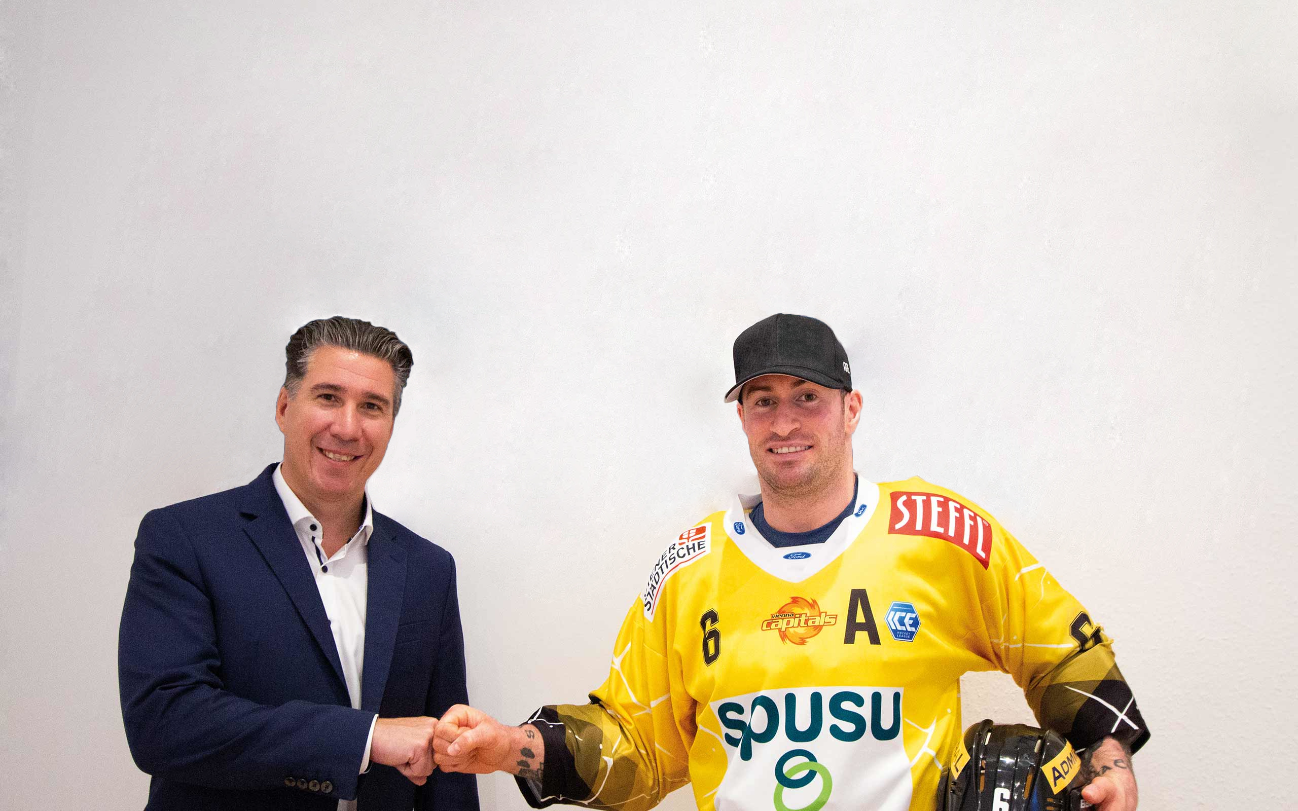 Michael Schmidt, Geschäftsführer der 3SI Immogroup, sponsort Wiener Caps-Spieler Rafael Rotter