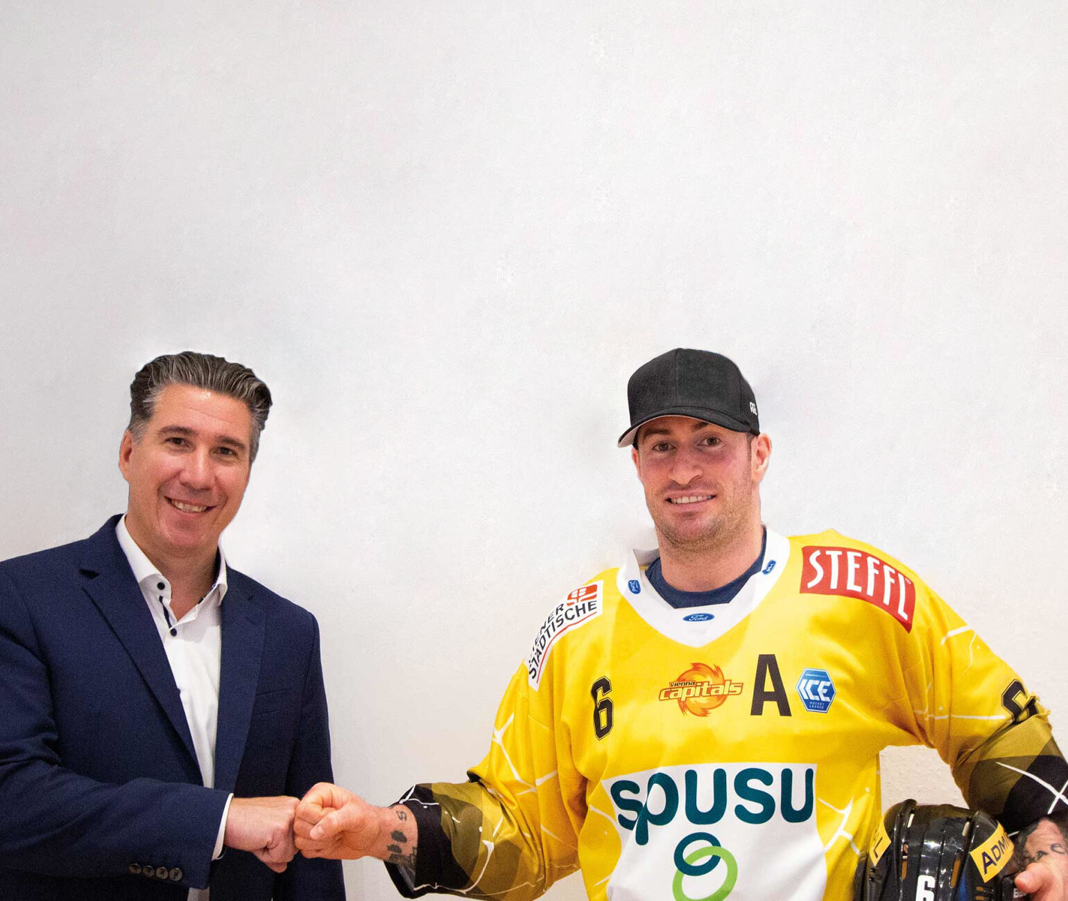 Michael Schmidt, Geschäftsführer der 3SI Immogroup, sponsort Wiener Caps-Spieler Rafael Rotter