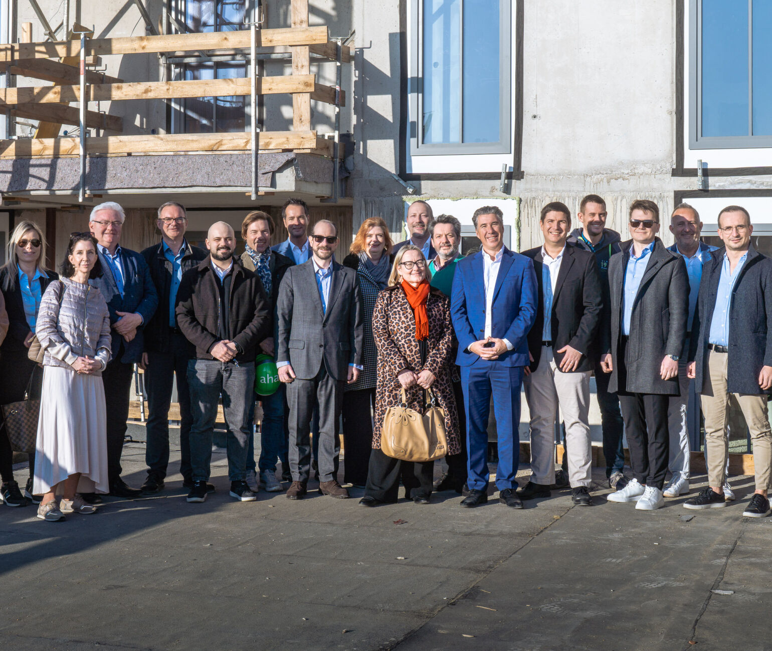 Die 3SI Immogroup und PartnerInnen feiern gemeinsam die Dachgleiche von THE ANTHONY im 17. Bezirk.  