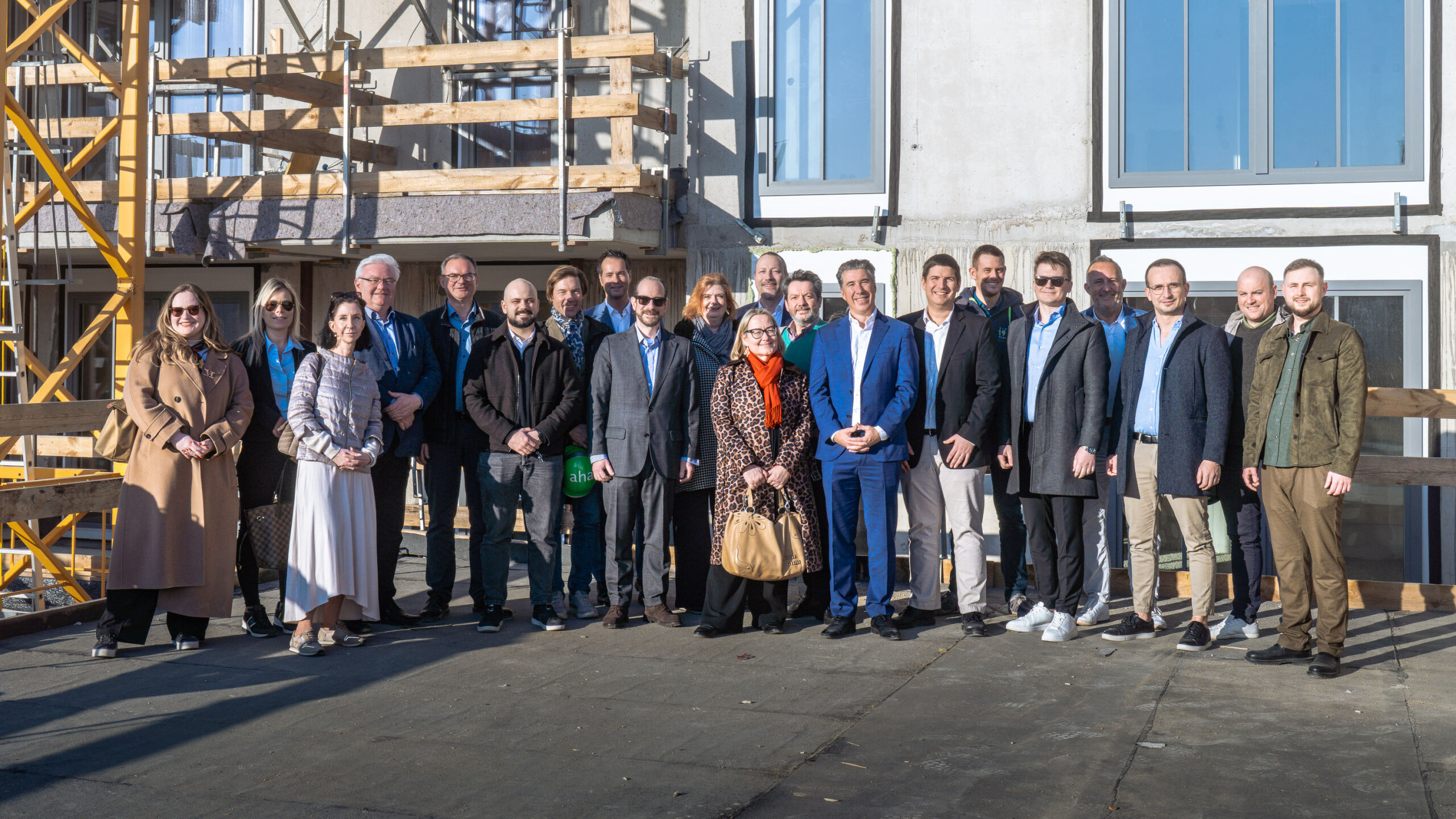 Die 3SI Immogroup und PartnerInnen feiern gemeinsam die Dachgleiche von THE ANTHONY im 17. Bezirk.  