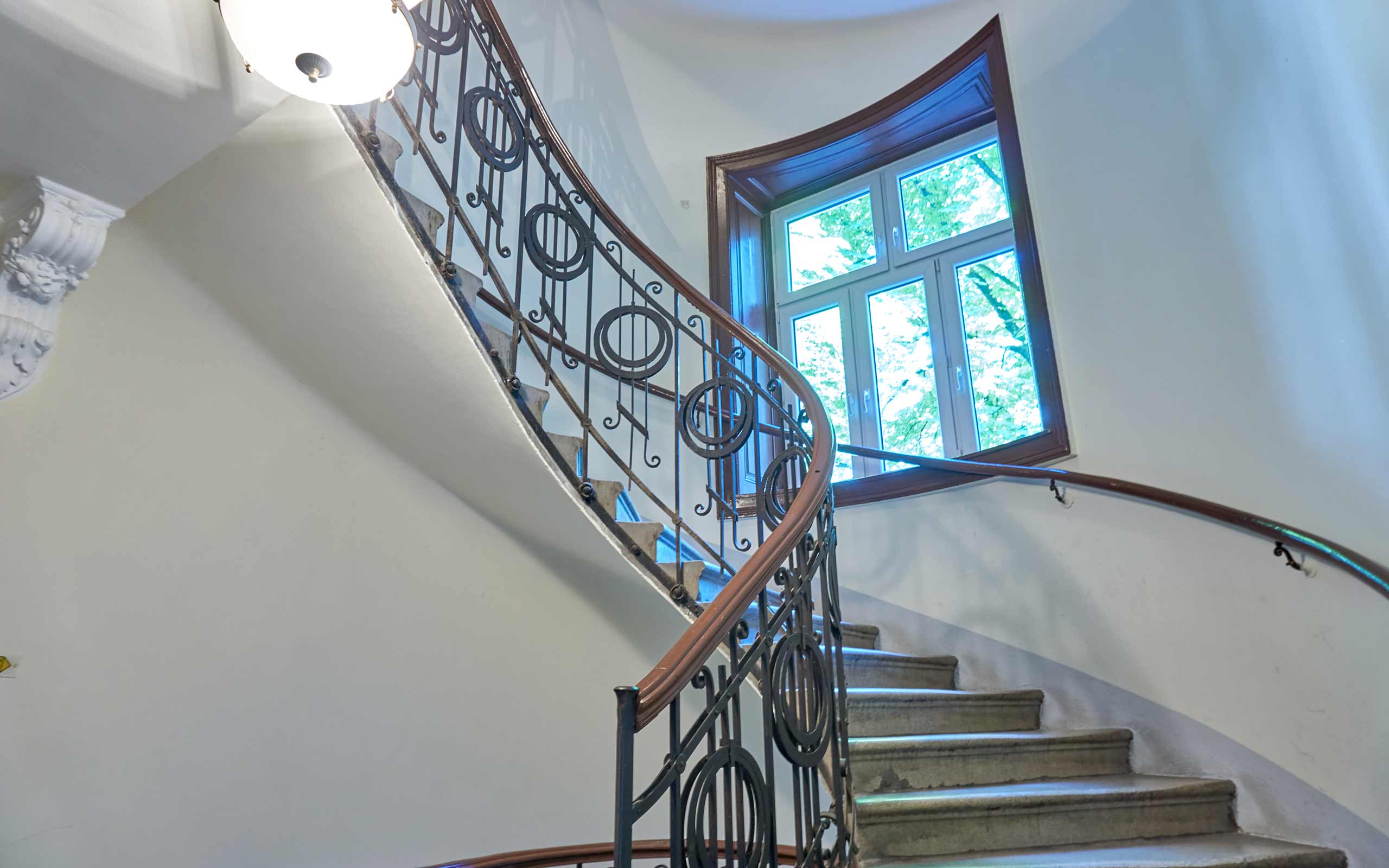 3SI, Wiener Zinshausentwickler, saniert detailliert auch Stiegenaufgänge und Eingangsbereiche